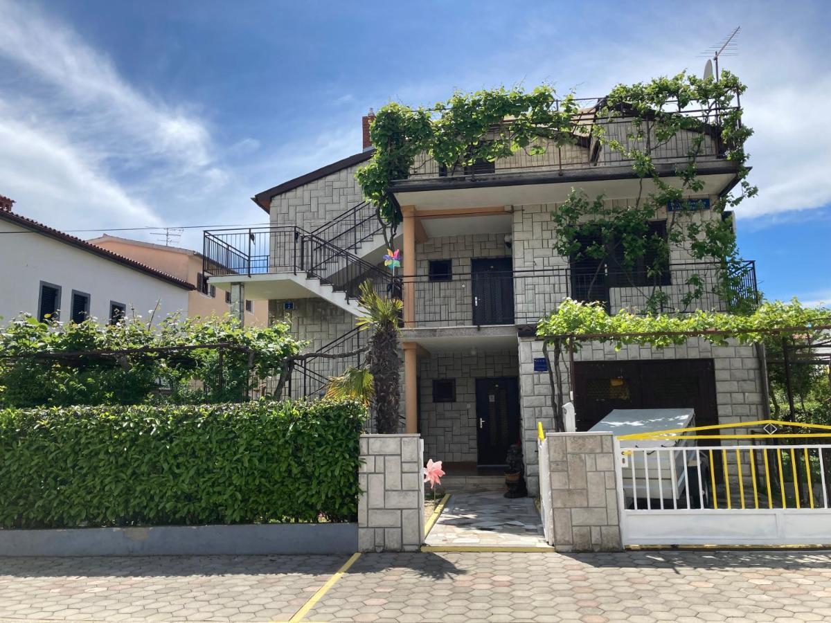 Apartments Hrnjic Umag Exterior photo